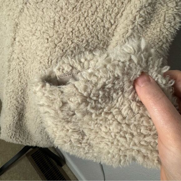 Aritzia Wilfred White Laboratorie Teddy Jacket Size XXS Oversized Sherpa Cozy - Picture 3 of 8